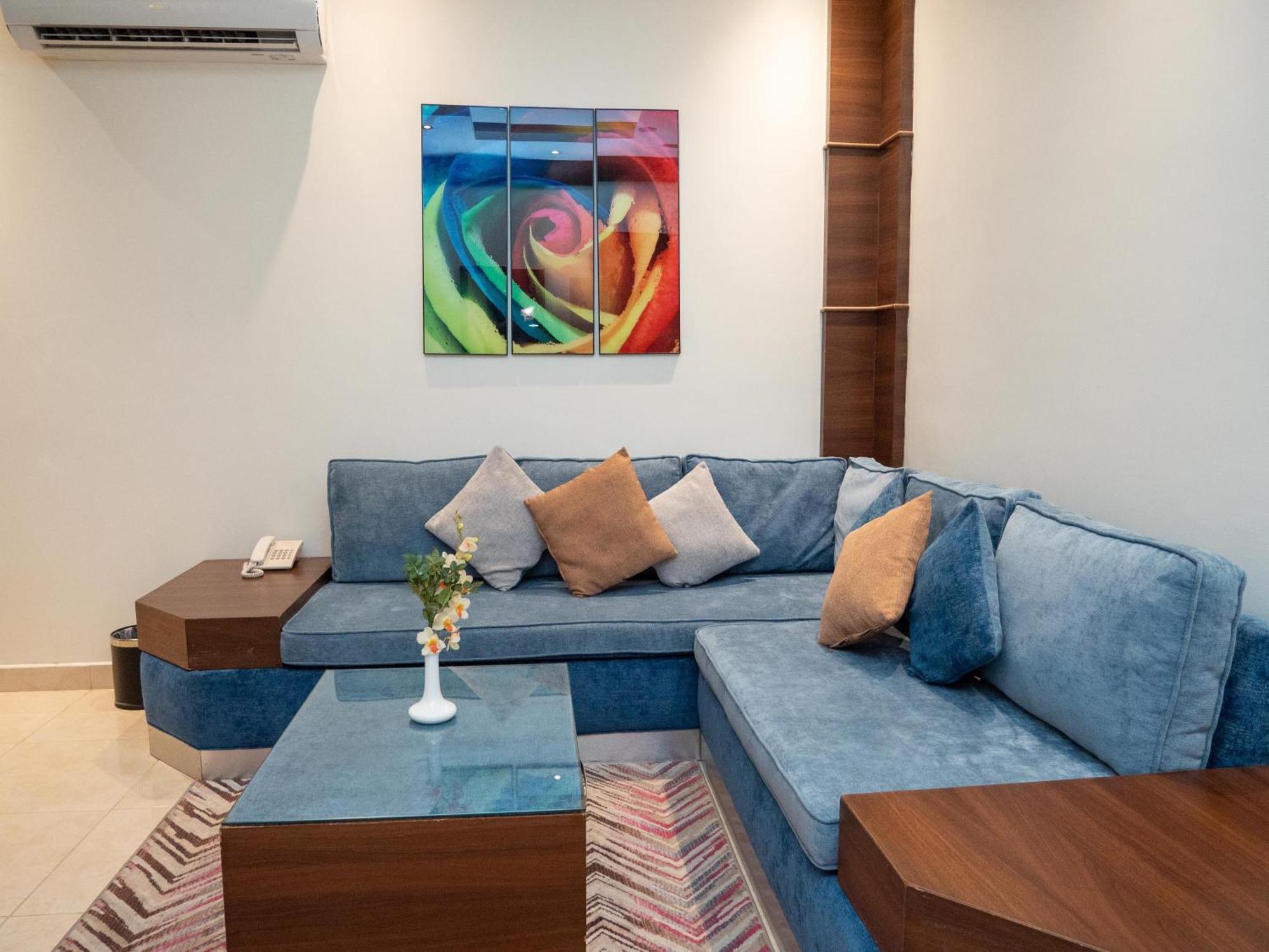 Innyar Hotel Riyadh Bagian luar foto